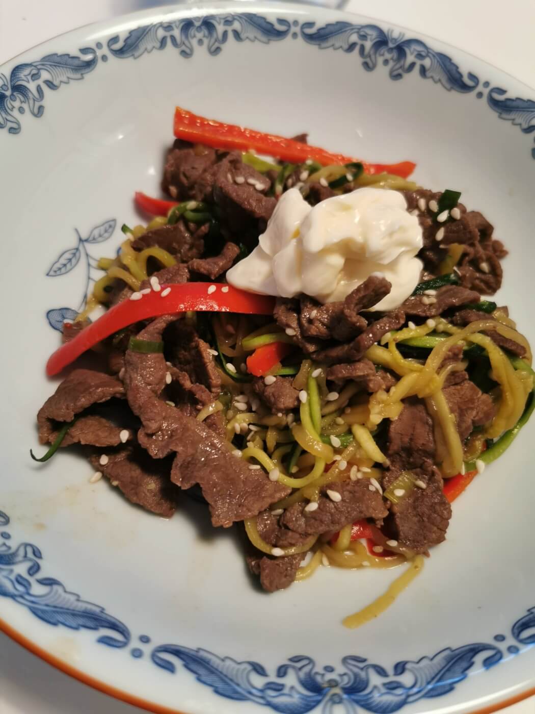 Wokad lövbiff med zoodles